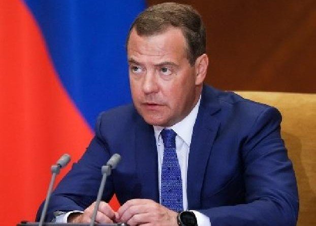 Медведев: Проблему Нагорного Карабаха нельзя решить силовым путём