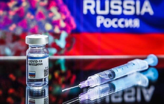 Российская вакцина от коронавируса поступает в гражданский оборот