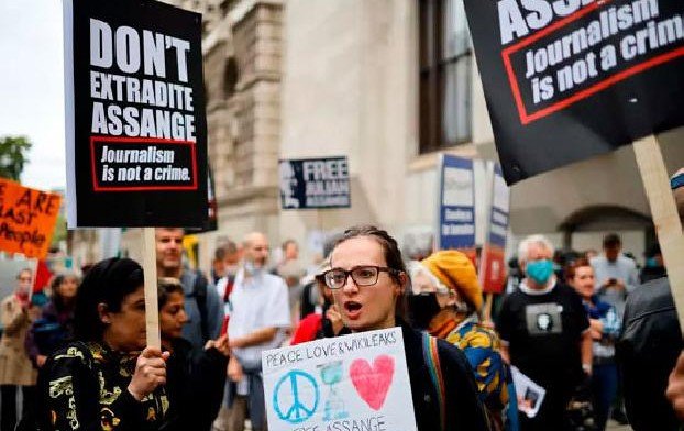 В Лондоне возобновились слушания по делу об экстрадиции Ассанжа