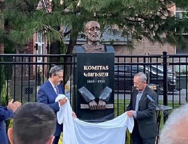 В Монреале открыли памятник Комитасу