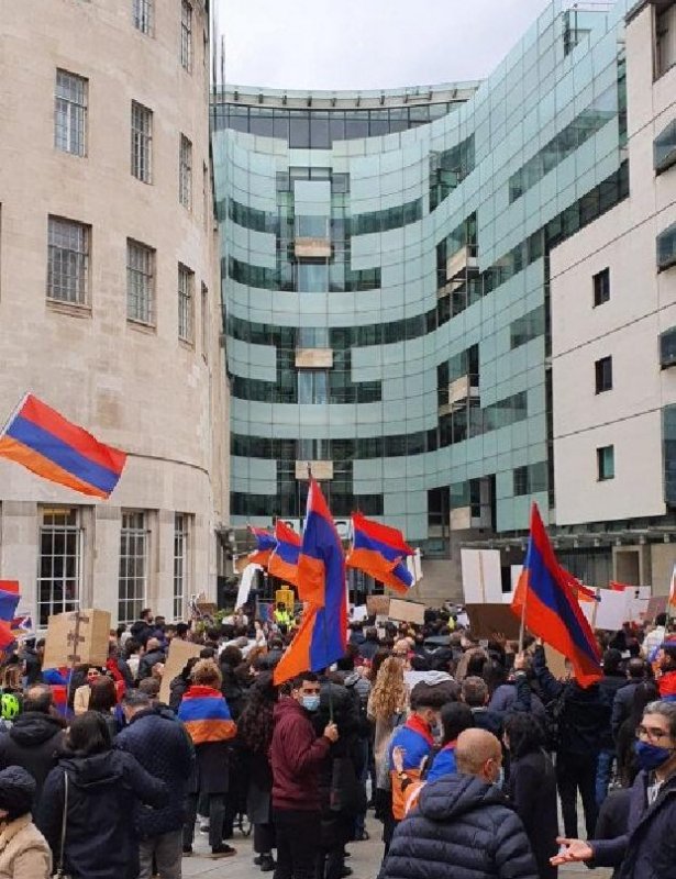 BBC представляет войну с азербайджанской точки зрения: армяне провели акцию протеста у телекомпании