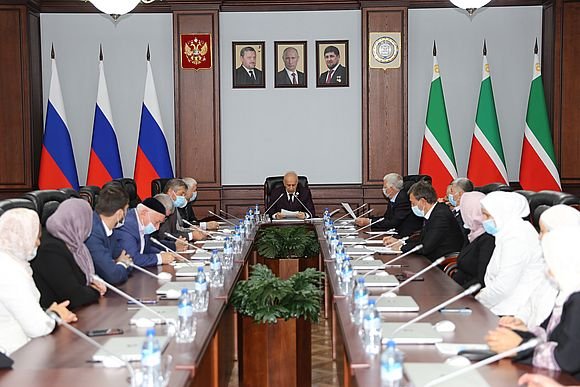 ЧЕЧНЯ.  Б. Хазбулатов провёл расширенное заседание комитета