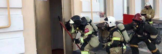 ЧЕЧНЯ. Пожарные в Горагорске спасли условно пострадавшего во время учений в школе