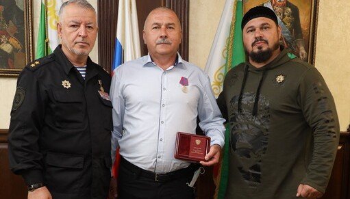 ЧЕЧНЯ. Раненный при нападении в Грозном сотрудник полиции награжден медалью Президента РФ