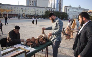 ЧЕЧНЯ. В Грозном прошел фестиваль молодых талантов и ремесленников «Говзалла»