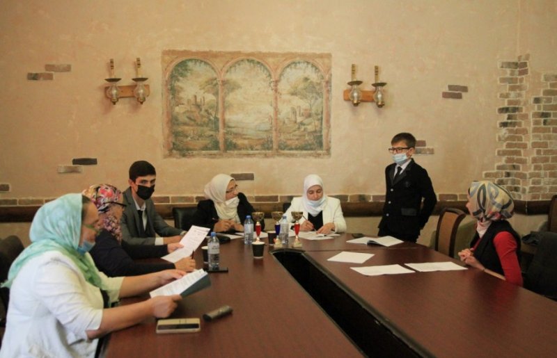 ЧЕЧНЯ. Во Дворце молодежи прошел конкурс скорочтения на чеченском языке