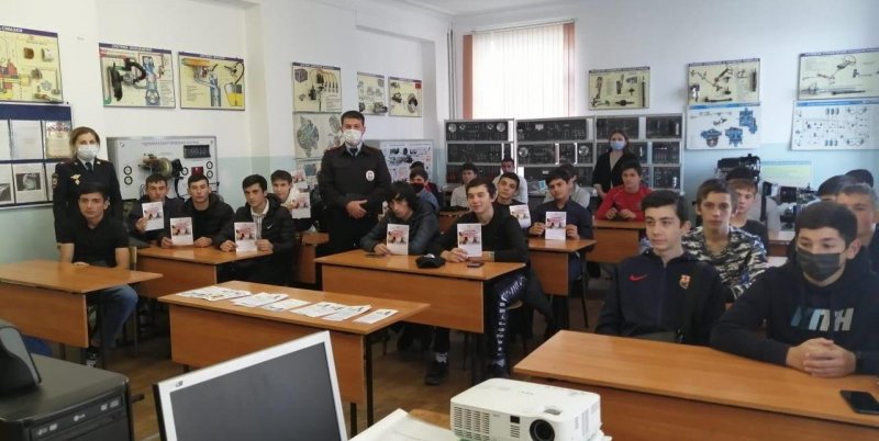 КБР. В КБР полицейские организовали антинаркотическую акцию для студентов