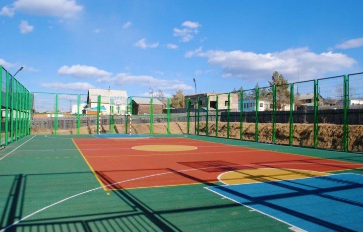 КЧР. В Карачаево-Черкесии активными темпами идет строительство 35 универсальных уличных спортивных площадок