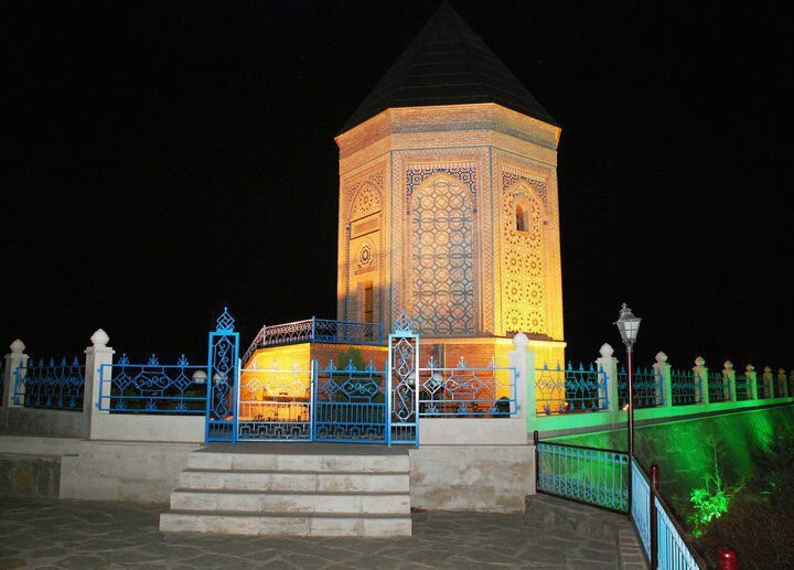 Могила праотца Ноя в городе Нахичевань.