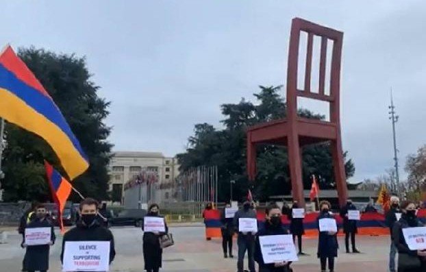 Перед офисами ООН в Вене, Женеве и Нью-Йорке армяне провели одновременную акцию протеста