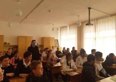 С. ОСЕТИЯ. Сотрудники Госавтоинспекции продолжают проводить беседы по ПДД в школах