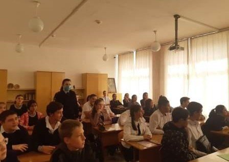 С. ОСЕТИЯ. Сотрудники Госавтоинспекции продолжают проводить беседы по ПДД в школах