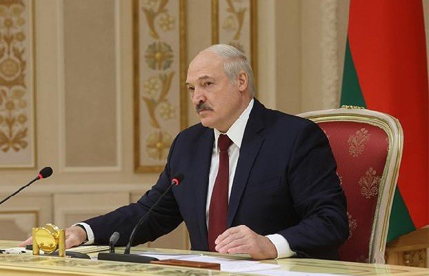 Александр Лукашенко поручил новым послам поддерживать хорошие отношения с Ереваном и Баку