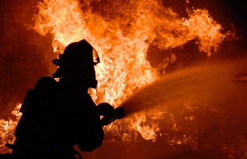 АСТРАХАНЬ. Пожарно-спасательные подразделения ликвидировали пожар в Ленинском районе г. Астрахани