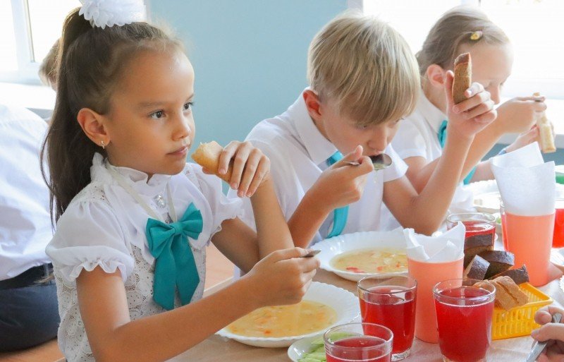 АСТРАХАНЬ. В Астраханской области совершенствуют систему организации питания школьников