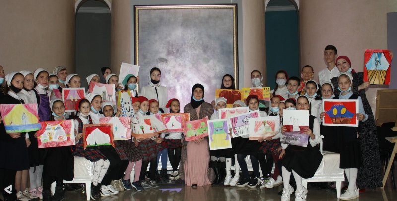 ЧЕЧНЯ. Первый замминистра культуры ЧР Айшат Кадырова провела для детей «Уроки в музее»