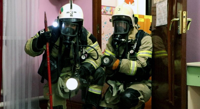 ЧЕЧНЯ. Пожарные провели ночную тренировку в детском саду