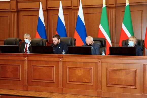 ЧЕЧНЯ.  Спикер Парламента Магомед Даудов провёл 109-е пленарное заседание