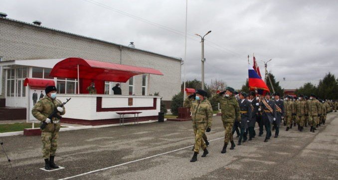 ЧЕЧНЯ. В артиллерийском полку Росгвардии военнослужащих поздравили с профессиональным праздником