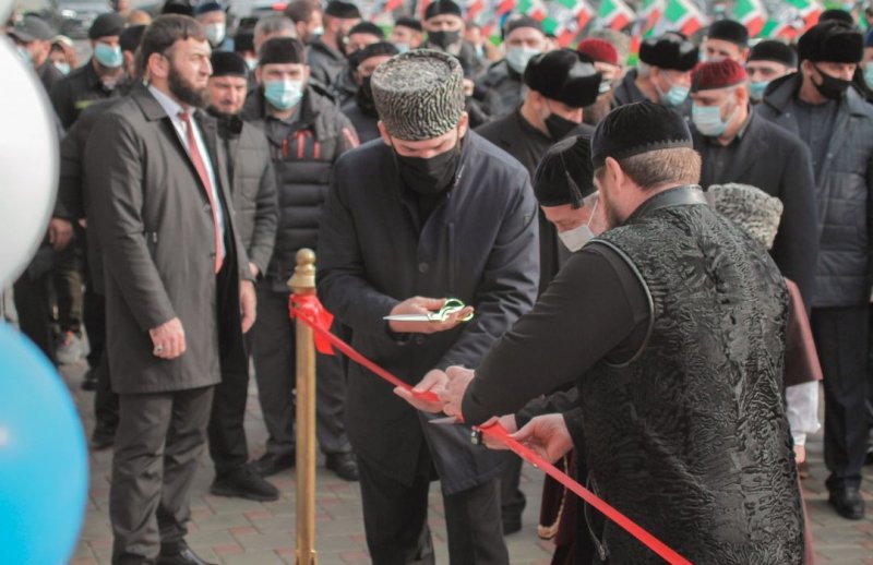 ЧЕЧНЯ. В Курчалое торжественно открыли жилой комплекс высотных зданий (+видео)