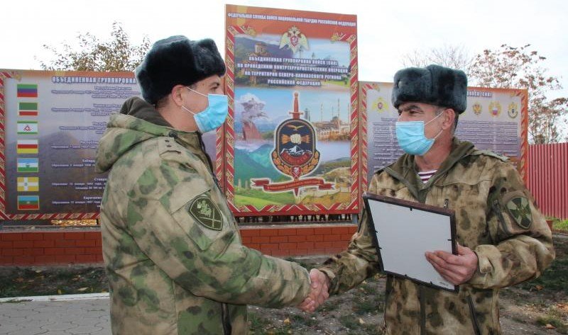 ЧЕЧНЯ. В ОГВ(с) поздравили военнослужащих инженерно-саперного взвода с окончанием служебной командировки