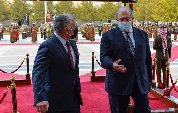 Есть взаимное доверие, и можем работать ради будущего: стартовал визит президента Армении в Иорданию