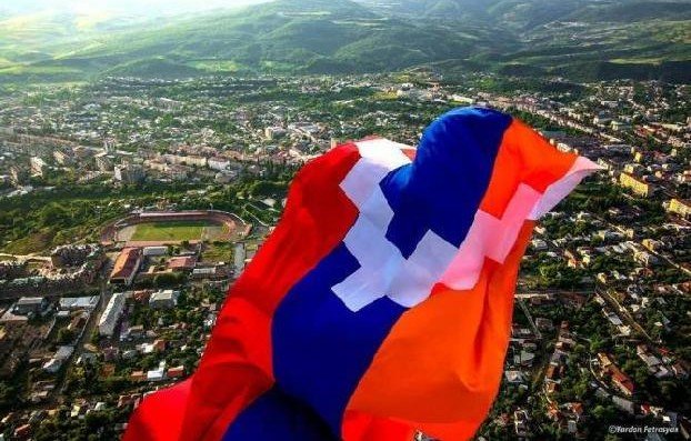Город Десин-Шарпио призвал правительство Франции признать Республику Арцах