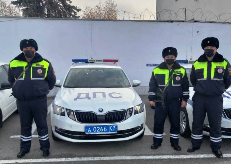 КБР. Автоинспекторы экстренно доставили в больницу водителя с сердечным приступом