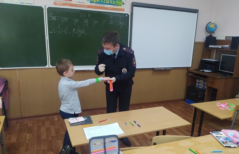 КБР. Учащиеся МКОУ СОШ №18 стали участниками акции "Засветись"