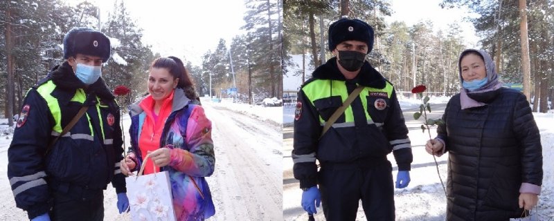 КБР. В преддверии Дня матери автоинспекторы и общественники Эльбрусского района Кабардино-Балкарии поздравили женщин и напомнили о ПДД в осенне-зимний период