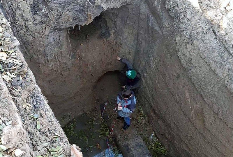 КРЫМ. Симферопольские спасатели пришли на помощь мальчишкам, попавшим в ловушку