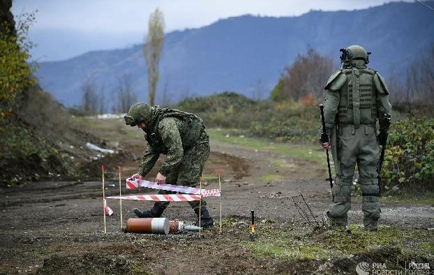Российский офицер получил ранение при подрыве мины в Карабахе