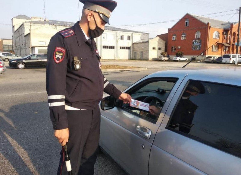 С. ОСЕТИЯ. Сотрудники Госавтоинспекции Кировского района провели акцию «Пристегните самое дорогое"