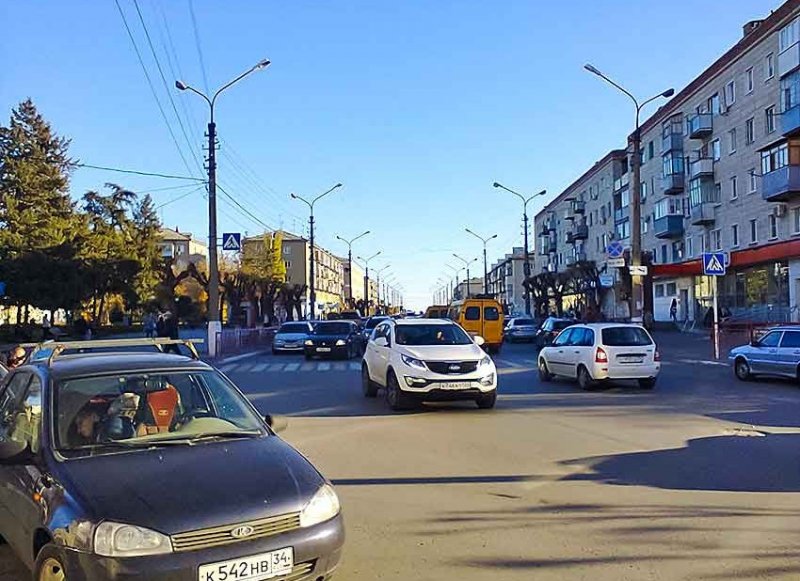ВОЛГОГРАД. Камышан-водителей призвали как можно скорее сменить летнюю резину на зимнюю