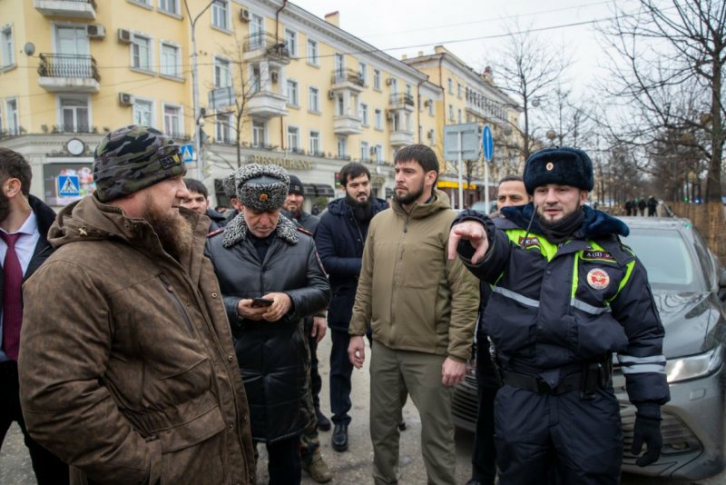 ЧЕЧНЯ. В Грозном двое террористов с ножами напали на сотрудников ППС