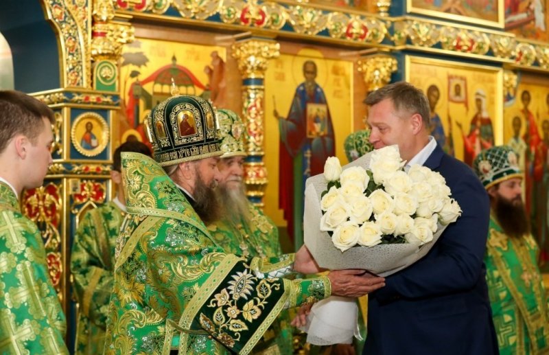 АСТРАХАНЬ. Астраханский губернатор поздравил митрополита Никона с тезоименитством