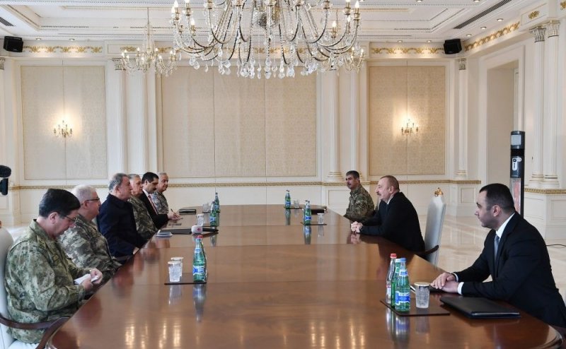 АЗЕРБАЙДЖАН. Ильхам Алиев провел в Баку переговоры с Хулуси Акаром