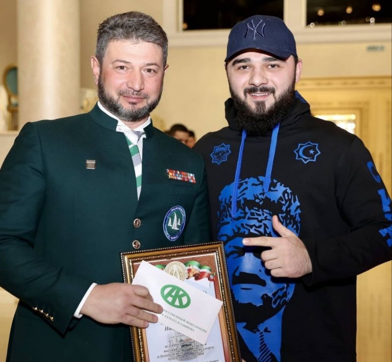 ЧЕЧНЯ. Х. Кадыров наградил команду федерации парусного спорта "Ахмат” как лучших спортсменов 2020 года