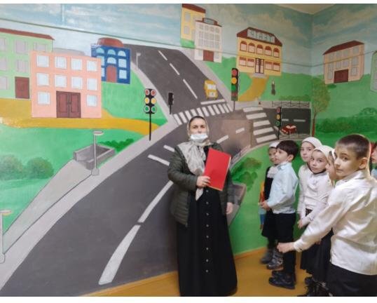 ЧЕЧНЯ.  В Чеченской Республике в селе Аллерой провели конкурс для школьников на знание правил дорожного движения