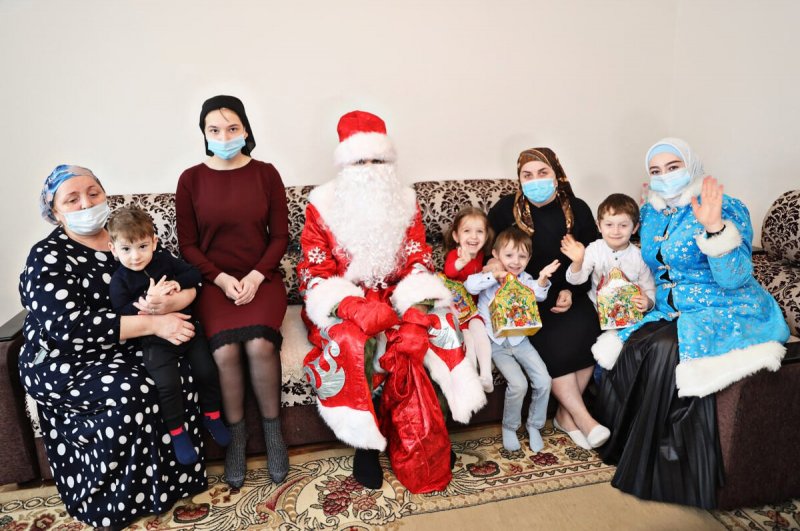 ЧЕЧНЯ. В республике росгвардейцы поздравили детей погибших сотрудников с Новым годом
