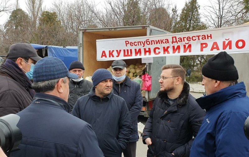 ДАГЕСТАН. Салман Дадаев посетил сельскохозяйственную ярмарку