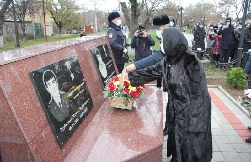 ДАГЕСТАН. В Избербаше торжественно открыли мемориал в честь братьев Нурбагандовых