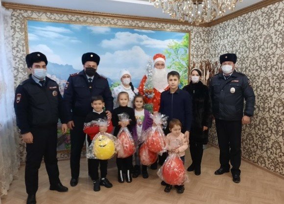 КБР. «Полицейский Дед Мороз»