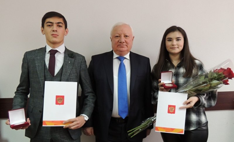КБР. В Зольском районе волонтеров наградили памятными медалями