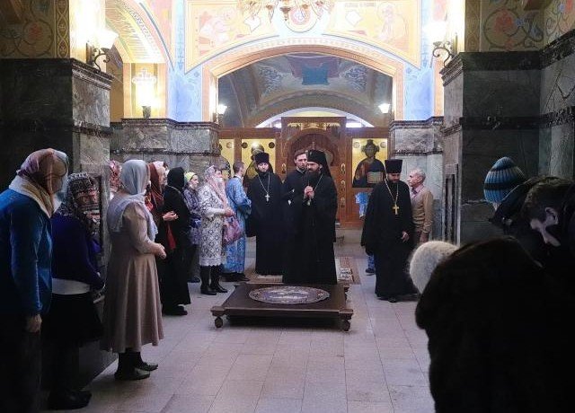 КЧР. Архиепископ Феофилакт совершил литургию в Покровском храме Железноводска