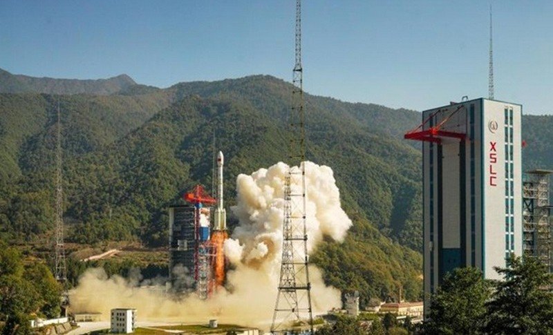 Китай успешно отправил в космос спутник зондирования Земли