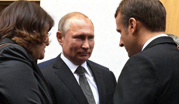 Путин и Макрон обстоятельно обсудили ситуацию в Нагорном Карабахе