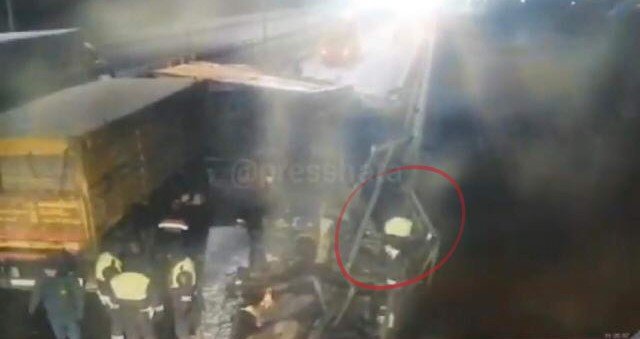 РОСТОВ. В Аксайском районе инспектор ДПС упал с моста во время оформления ДТП