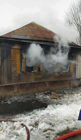 РОСТОВ. В Чертковском районе при пожаре погибли две малышки, их мать и еще двое детей спасены