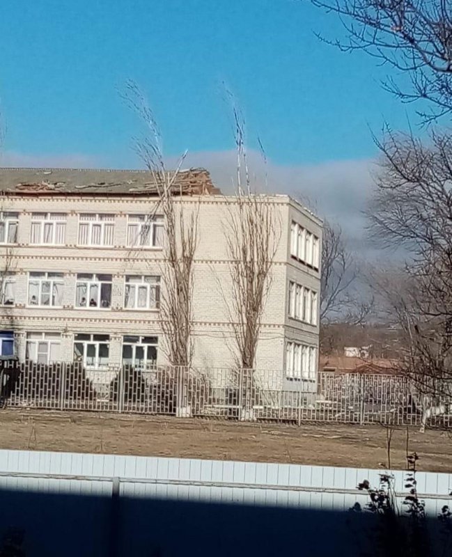 СТАВРОПОЛЬЕ. Кровля школы на Ставрополье обрушилась из-за порыва ветра